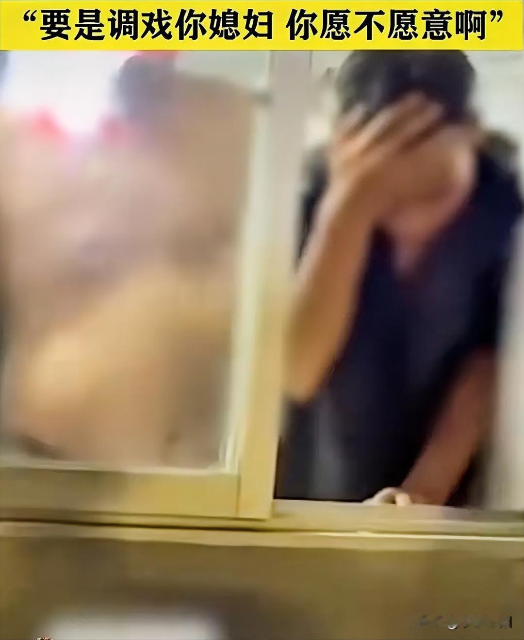 调戏小区女业主，保安确实该收拾。某地一小区岗亭保安，经常调戏小区一女业主，被业主