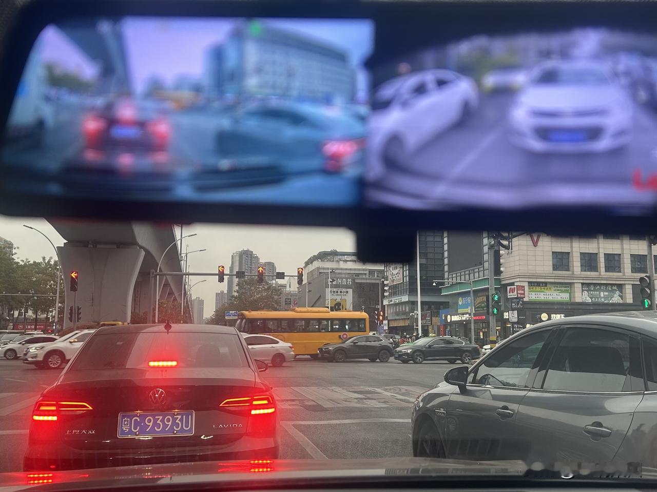 “春江水暖鸭先知”。法、韩、加三国元首访华后，欧洲政要纷纷接踵而至。
英国首相斯