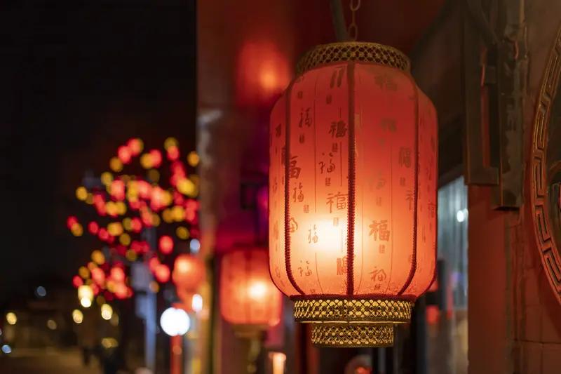 今日除夕，正式开启辞旧迎新模式！从乙巳蛇年迈向丙午马年，这是时间的跨越，更是生活