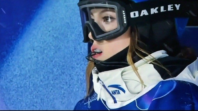 安踏选人眼光有多绝米兰冬奥赛场，安踏军团一路高光不断。从谷爱凌稳定夺牌、徐梦桃坚