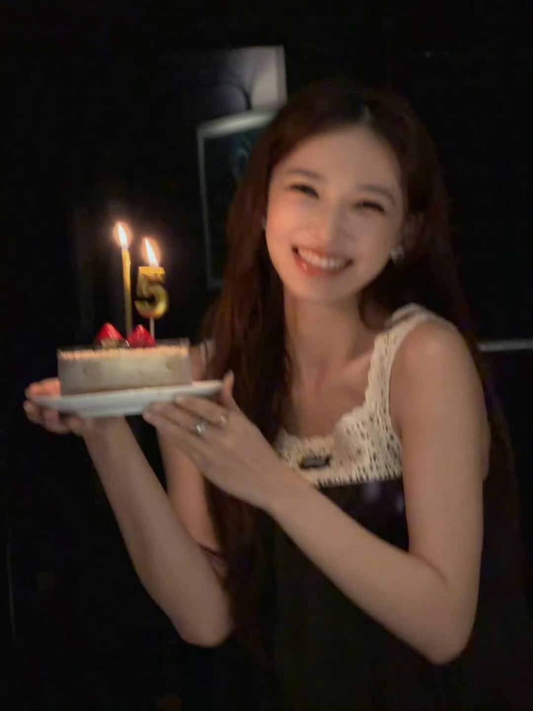 程潇今年第一个生日蛋糕大梦归离姐弟同框 姐弟友谊长存 提前祝程潇生日快乐 