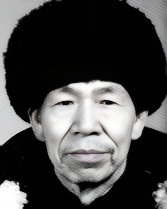 2009年，四川104岁老农离世，子女收拾遗物时吓破了胆。没有一分遗产，只有一大