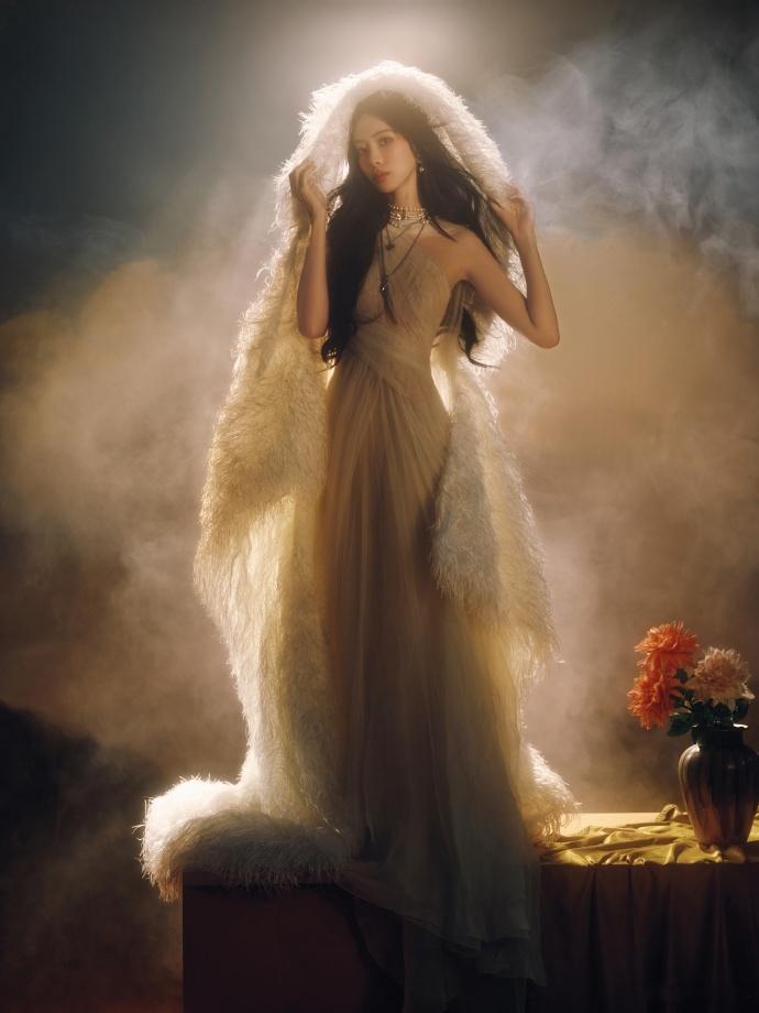 孟子义完全神女降临王亚飞给孟子义做的生日妆造简直就是美得我眼前一亮啊，真的是完全