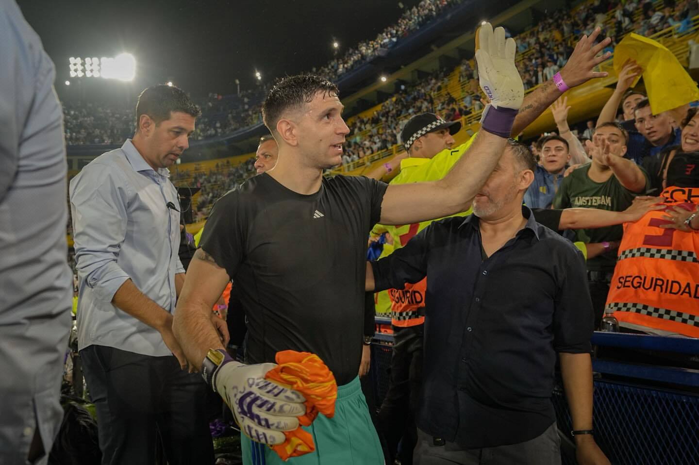 大马丁赛后更新：好久没一起踢球了感谢大家一如既往的支持，能为阿根廷队效力始终是我