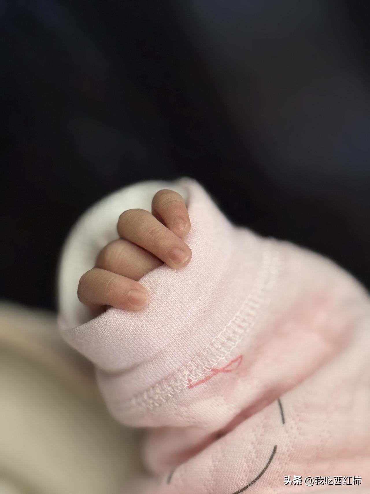 宝宝百日宴，自己爸妈一人给了一万并且把收到的礼金给了我，一共四万左右，我妈妈还帮