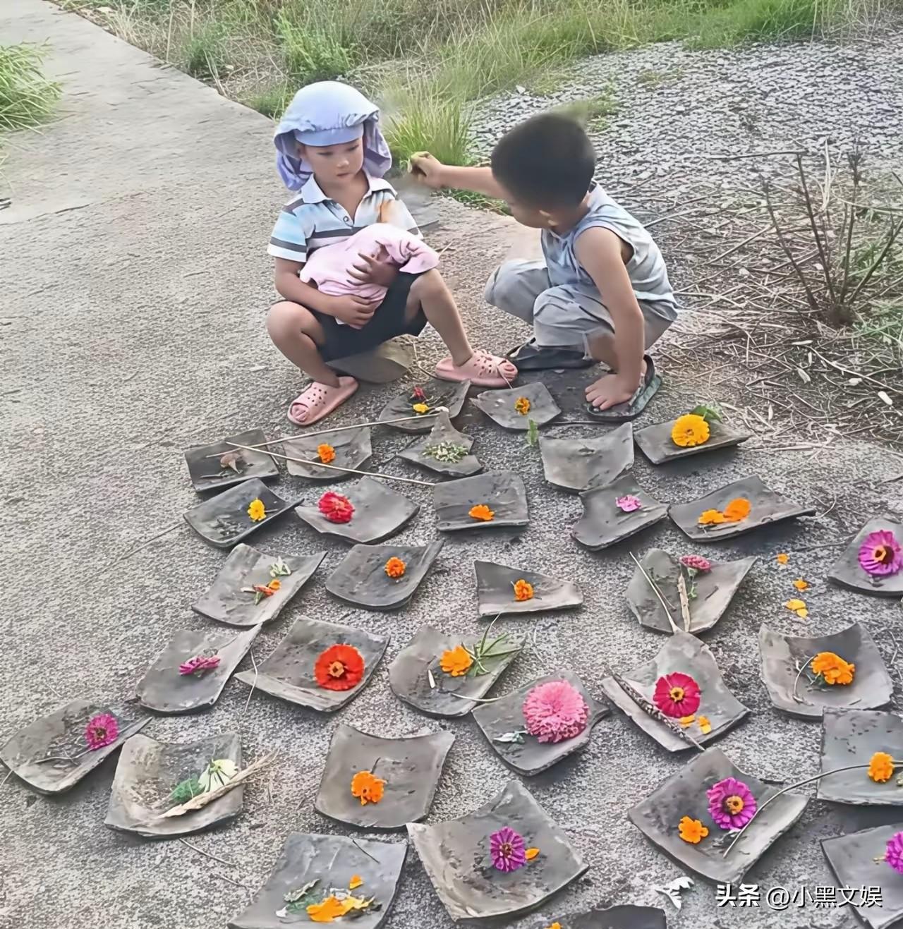 这样的过家家游戏，相信一定有很多人都玩过吧！