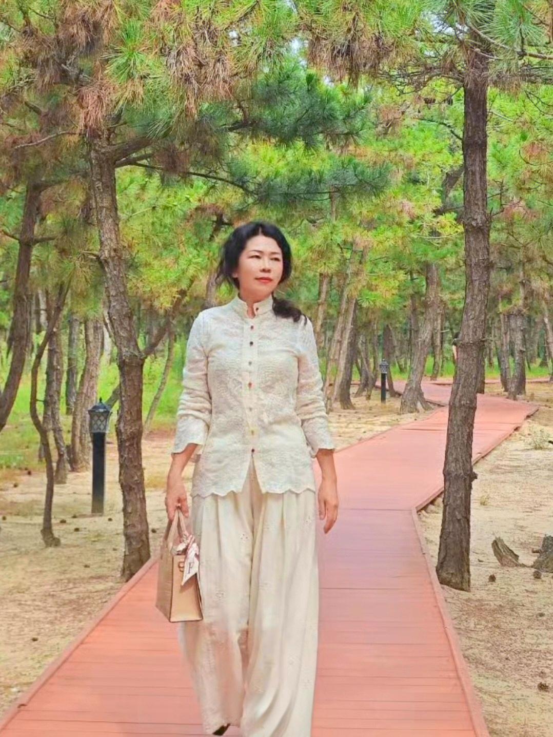 优秀的女人应该具备哪些方面？
方方（山东）


1.
上得厅堂，下得厨房。
任劳