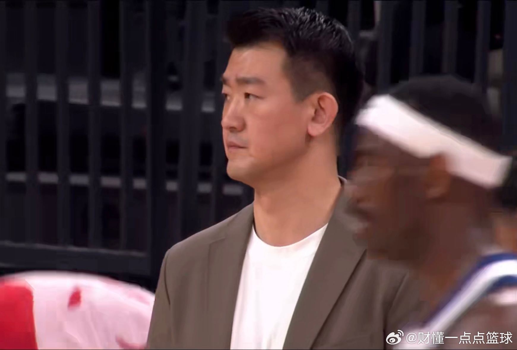 谁能想到，带着7连胜势头的卫冕冠军广厦，在深圳主场被硬生生打出了心理阴影！半场战