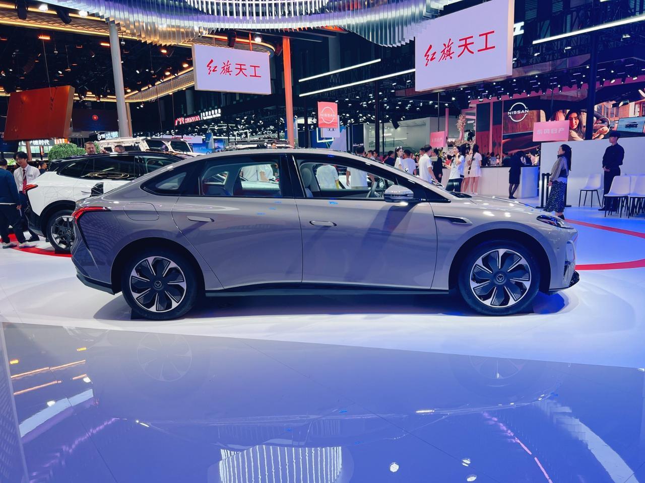 850版上市，杀进20万级纯电市场！这次升级全在"硬核参数"上——  

续航8