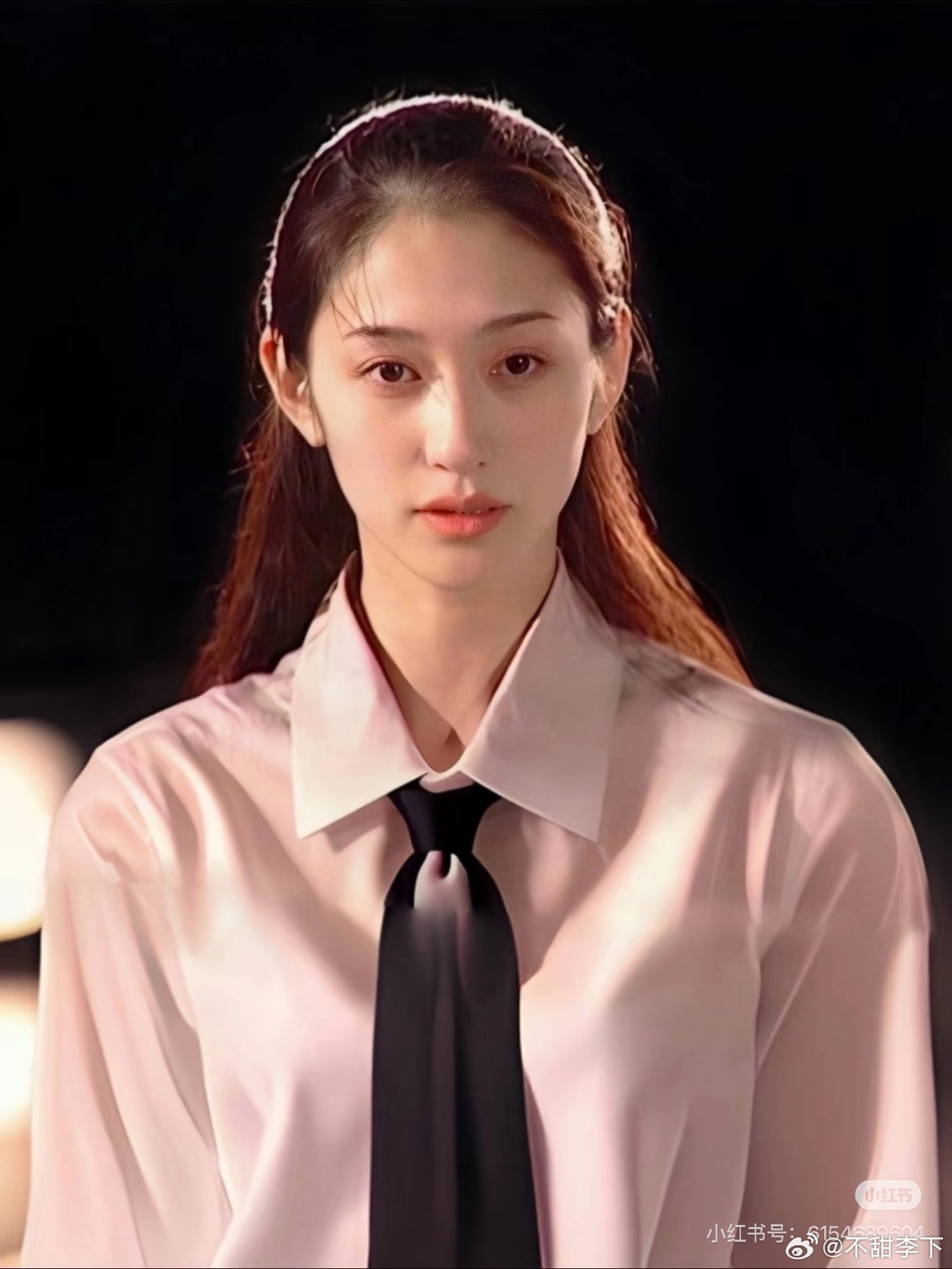 终于有人讨论李小冉跟强取豪夺文有多么般配，高白瘦美，一点点清苦文艺气质，虐恋界的