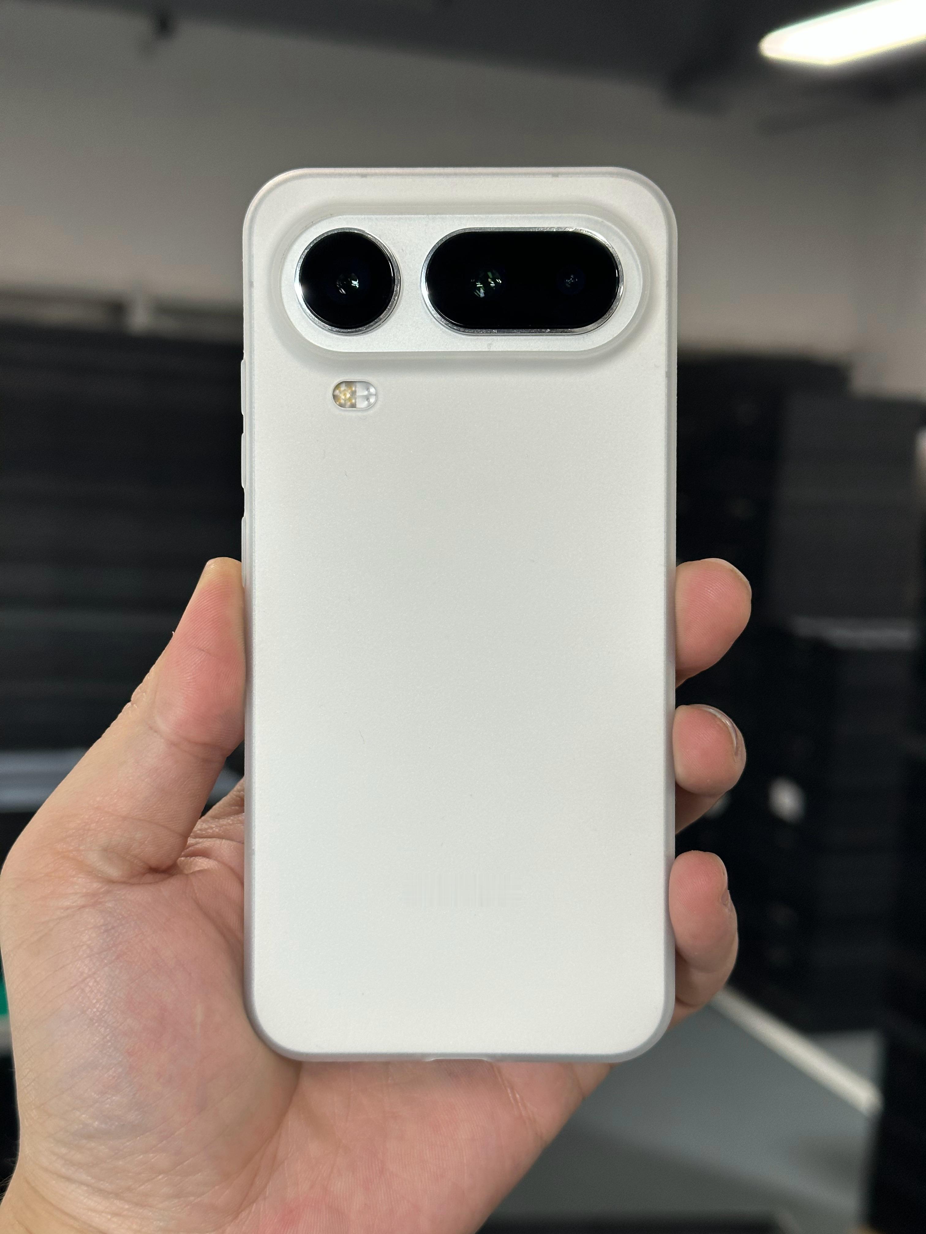 荣耀 Magic8 Pro Air 超薄壳，搞定了