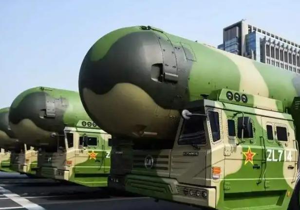 为什么俄罗斯不敢用核武器？
到了2026年8月，再讨论俄罗斯为什么迟迟没有动用核