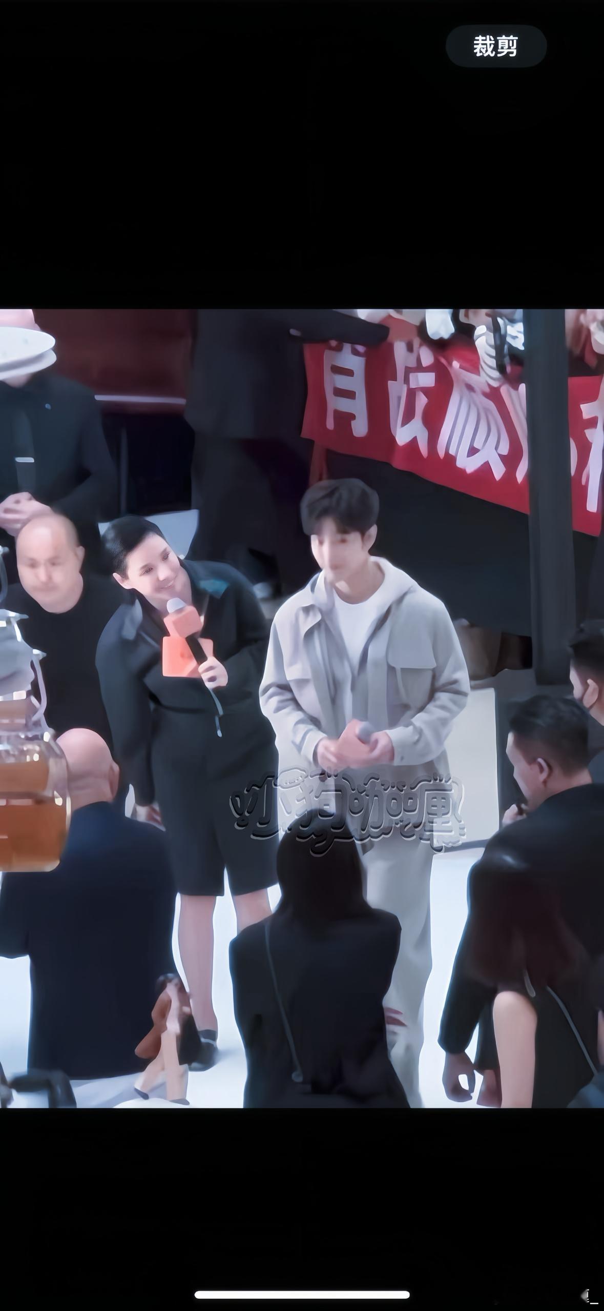 谁能懂此照片的萌感。。我睡不着了 