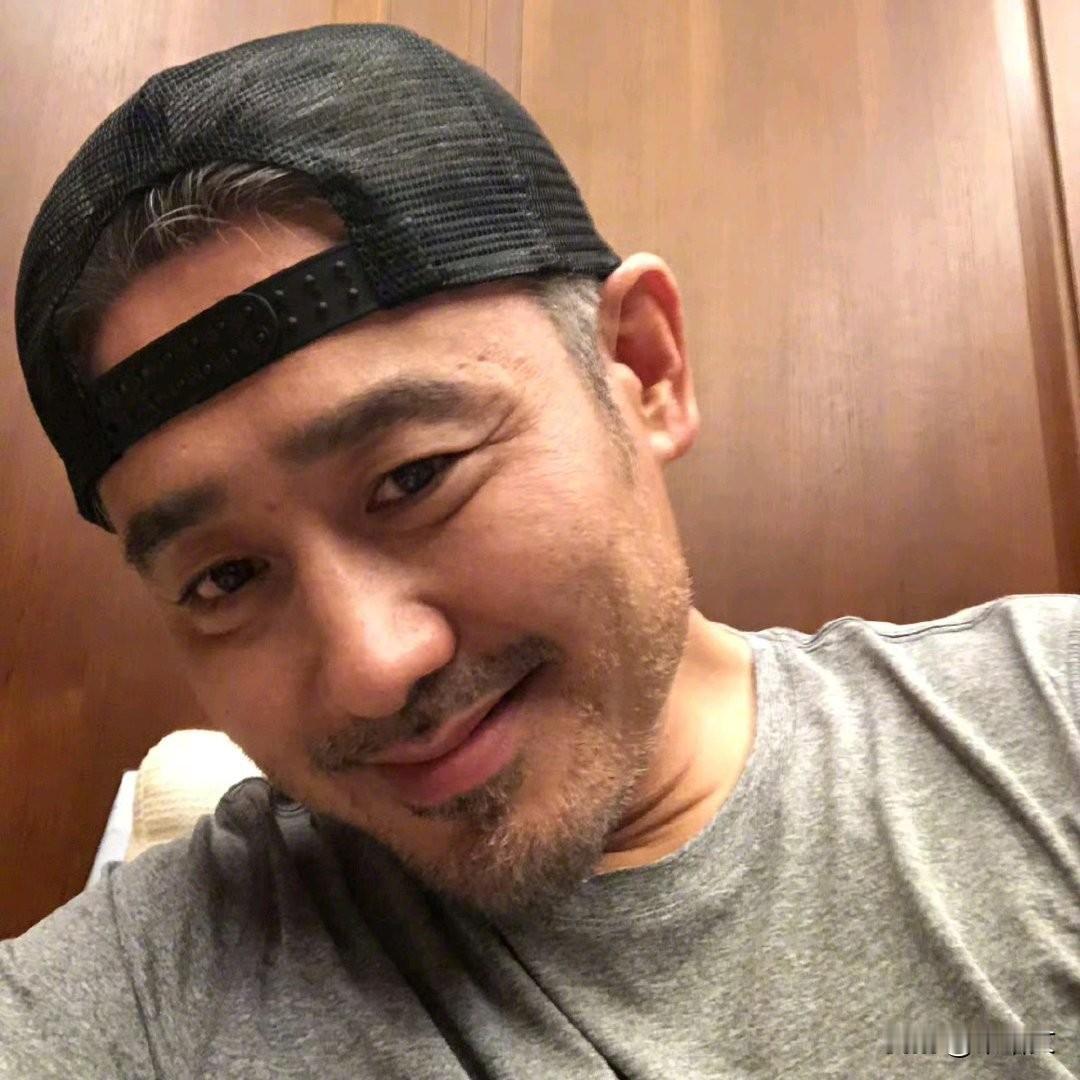 吴秀波6200万被执行！从叔圈顶流到被执行人，这3个自媒体密码太好赚
 
最近吴