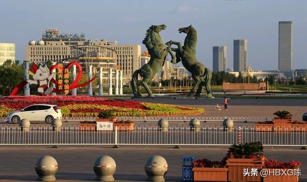 内蒙古自治区没有县的地级市

1.乌海
2.鄂尔多斯
3.呼伦贝尔
