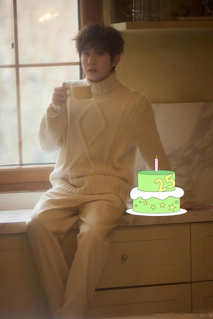 王俊凯连续四年给王源p应援色蛋糕王俊凯连续4年给王源p绿色蛋糕 ​王俊凯又双叒零