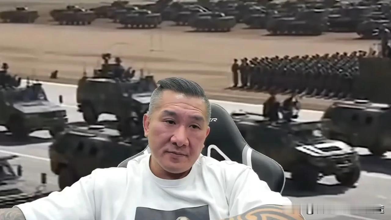 台湾大叔看九三阅兵：核导弹方队震撼亮相，台网红感慨：我们都是中国人！
 
各位老