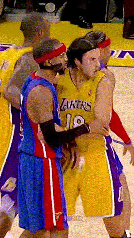 科比与艾弗森的对决，两个人都是天赋满满的96黄金一代