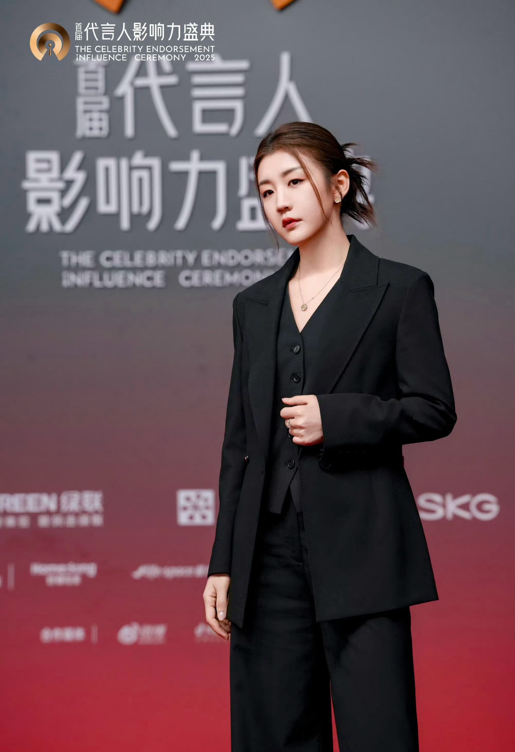 陈梦 | 首届代言人影响力盛典 女王结芬