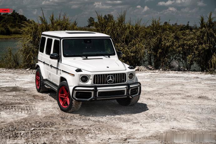 红黑白搭配的Mercedes-AMG G63 ，很漂亮！ 