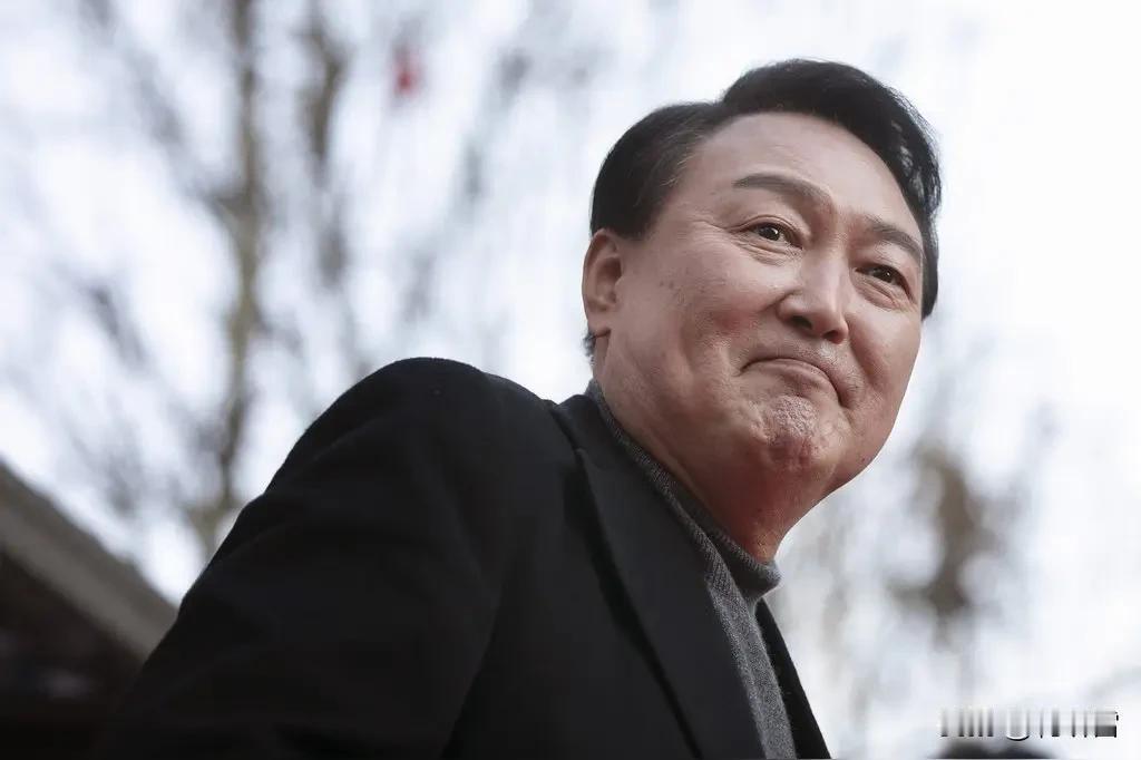 李在明要慌了，尹锡悦赚麻了？他人在坐牢，他的支持者、粉丝、同僚不停的给他汇钱，1