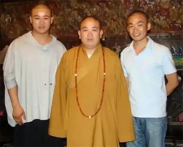 分析释永信，不如分析一下，为何这么多年没查他？真的是今朝才事发？其背后的商业帝国