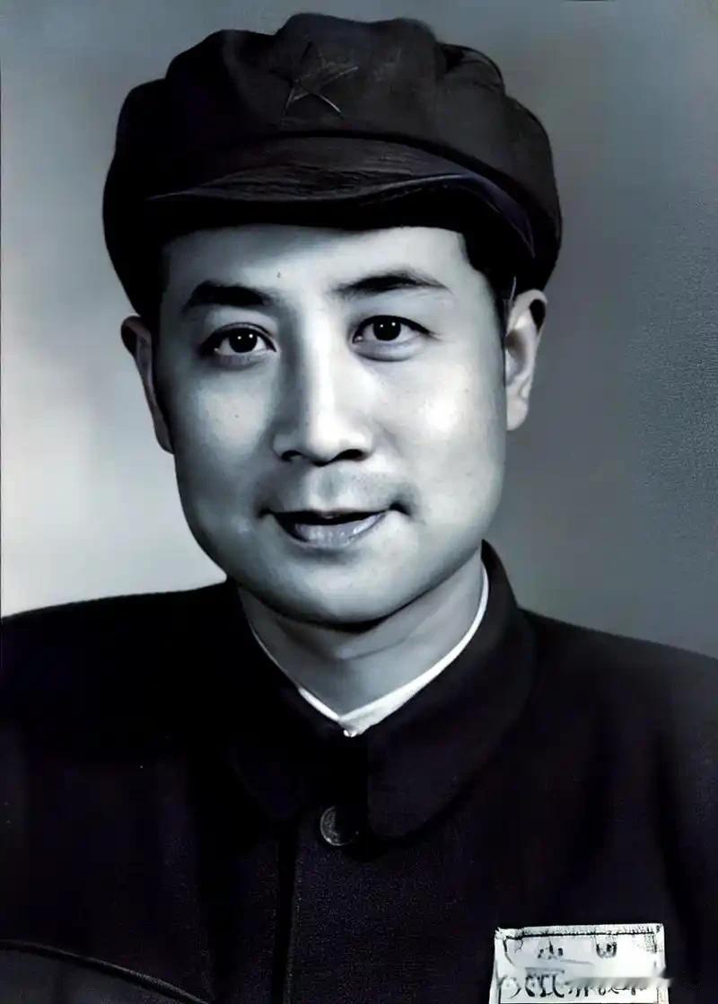 戴笠：“他绝不可能是地下党！”结果被打脸，这人潜伏15年藏得太深
 
1946年