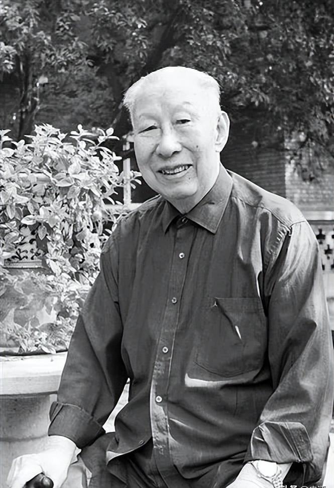 1943年，15个日本兵被八路军堵在窑洞里，他们拒不投降，没曾想八路军指战员曾美