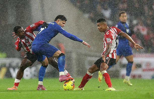 桑德兰3比2伯恩茅斯 桑德兰这个队太可怕了！黑猫凭借主场的撕咬能力，曾经2-2战