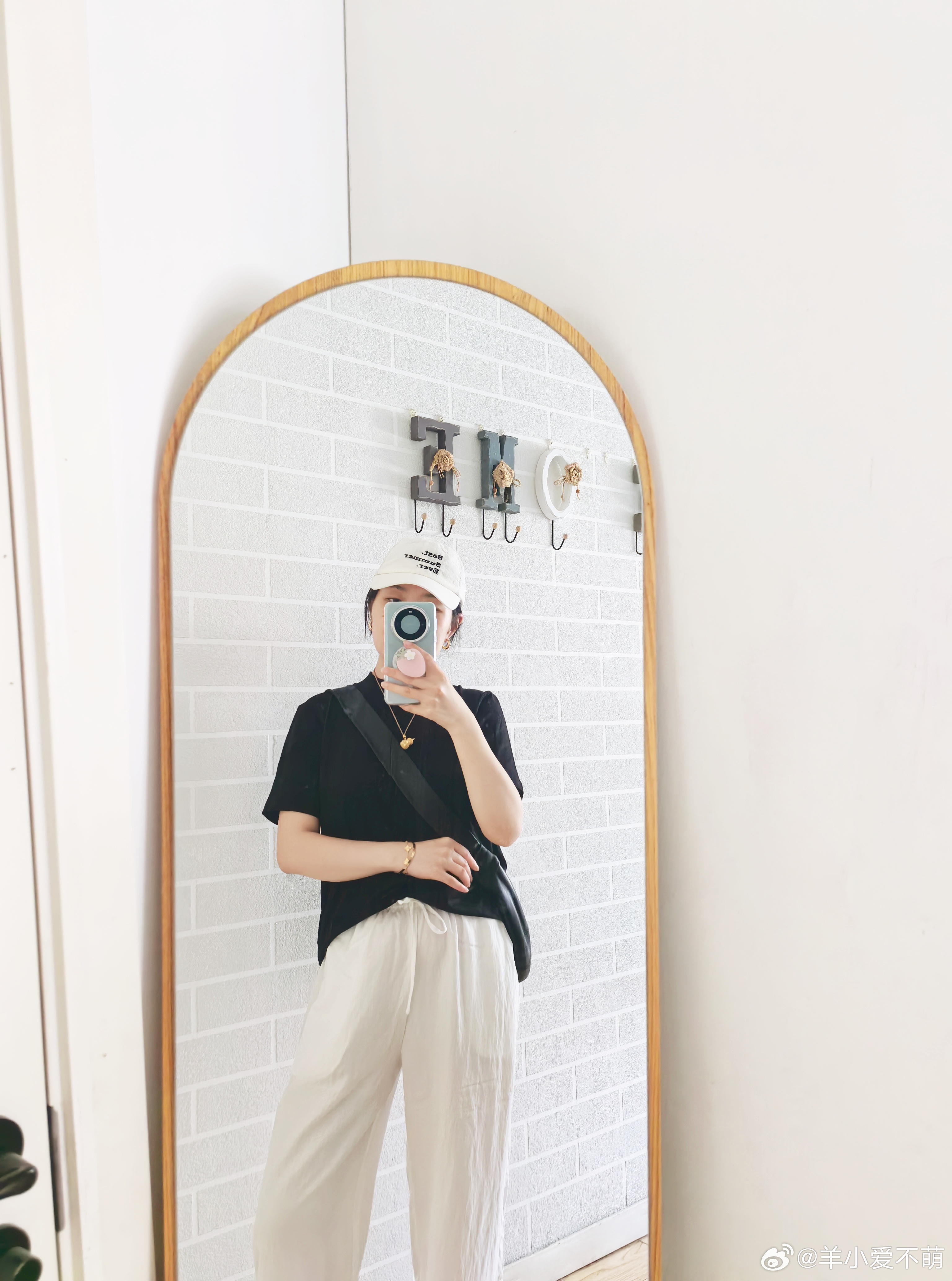 黑T+白色阔腿裤简约又舒适随手拍今天穿什么ootd