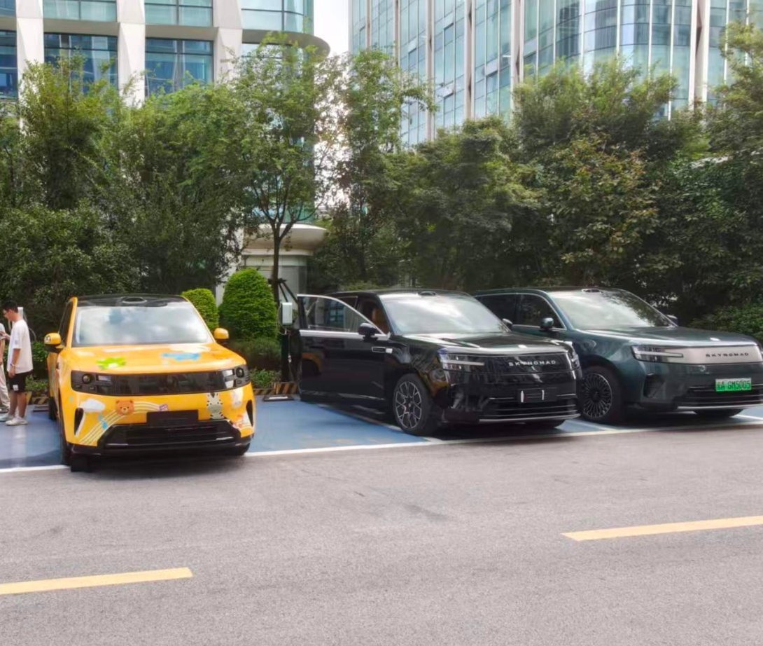 一个中年老登的黄色涂装车…这可真漂亮小米澎程 ​​​