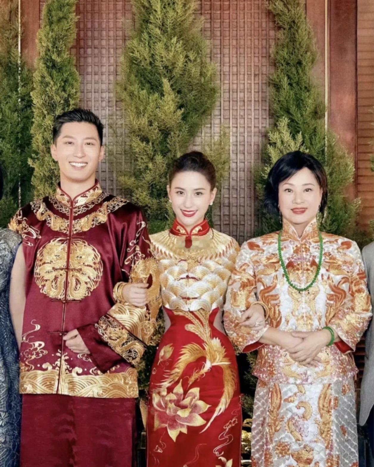 窦骁本该靠演技一路长虹，踏足豪门这段路，属实走错一步棋
我见过窦骁真人，他五官立