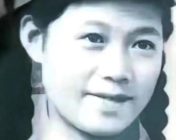 1952 年上甘岭战场，17 岁女兵舍身为重伤员用嘴导尿，军长亲笔批复七个字，她