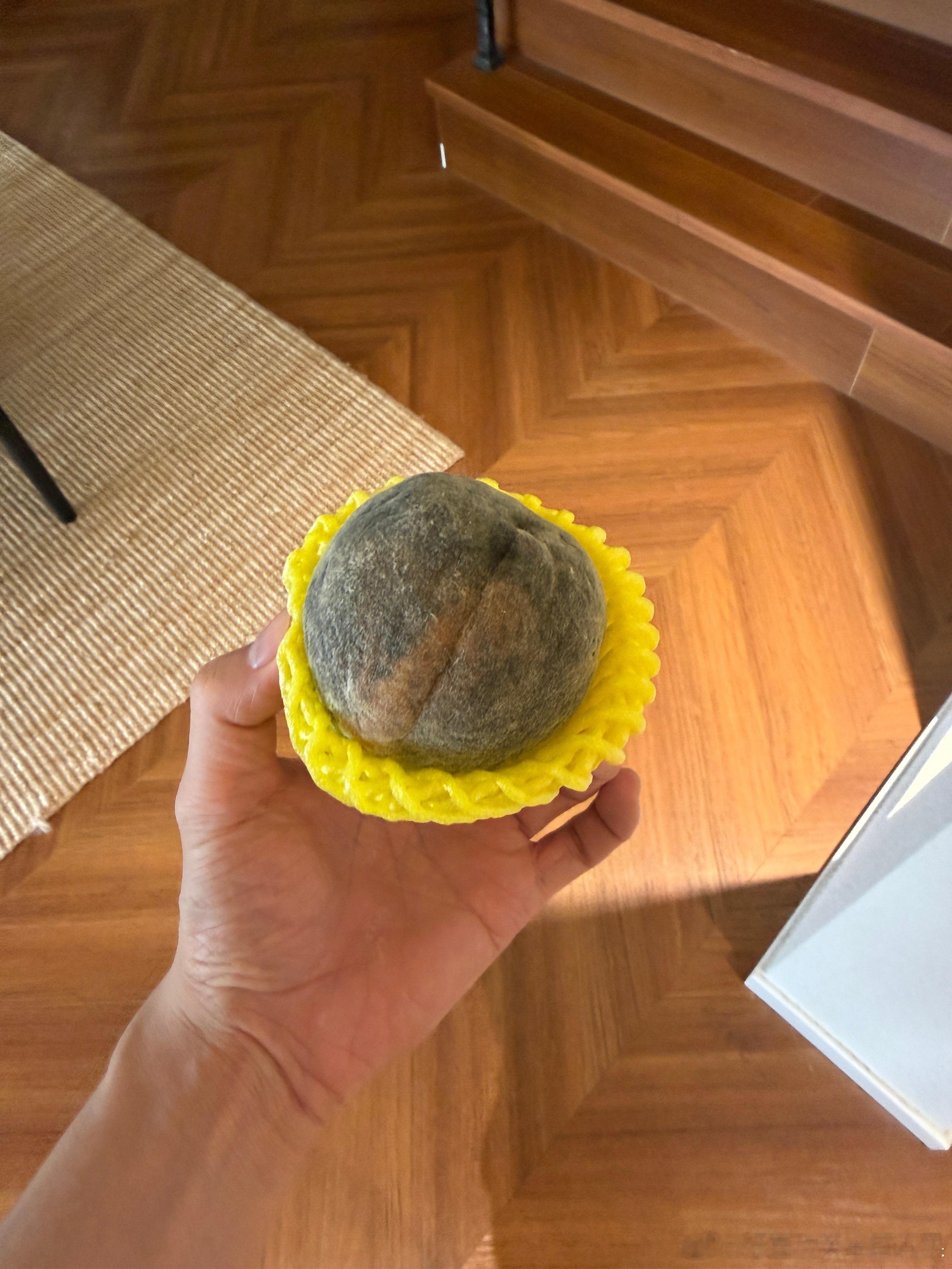 好崩溃 在costco买到铁血全烂桃 客服让我开车把这个桃子带过去才给退货 买水