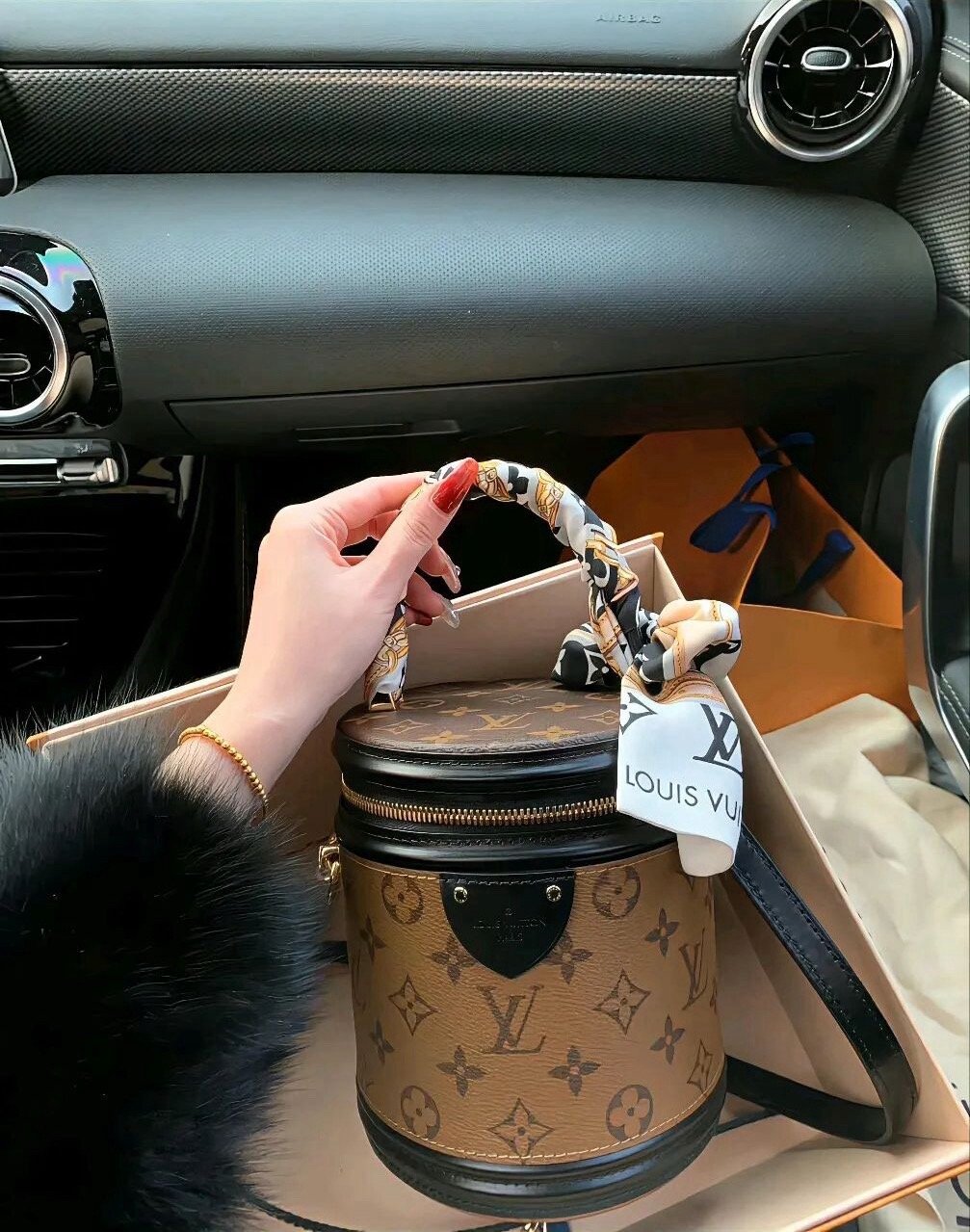 我发过誓 如果哪天你真的爱上别人 我就把你变成最大的仇人 我宁愿跟你重蹈覆辙纠缠