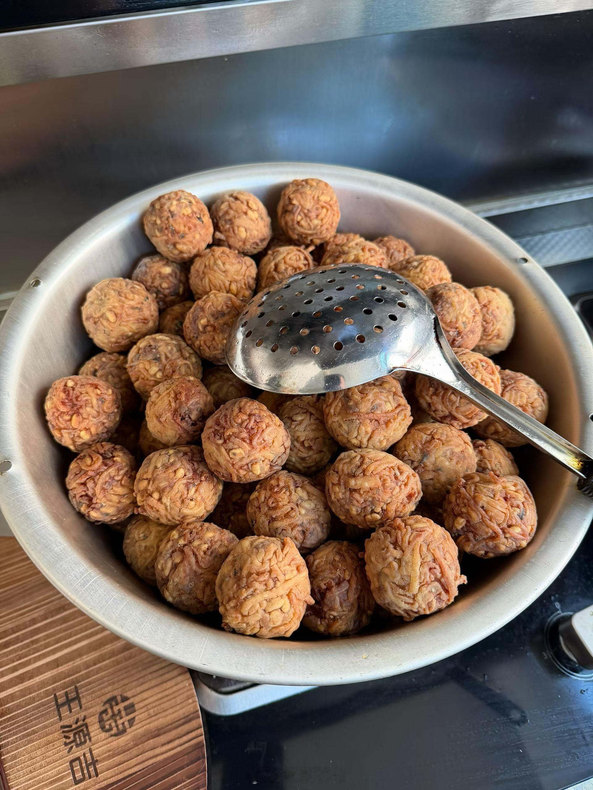 又一年的炸圆子，又过一年咯。 