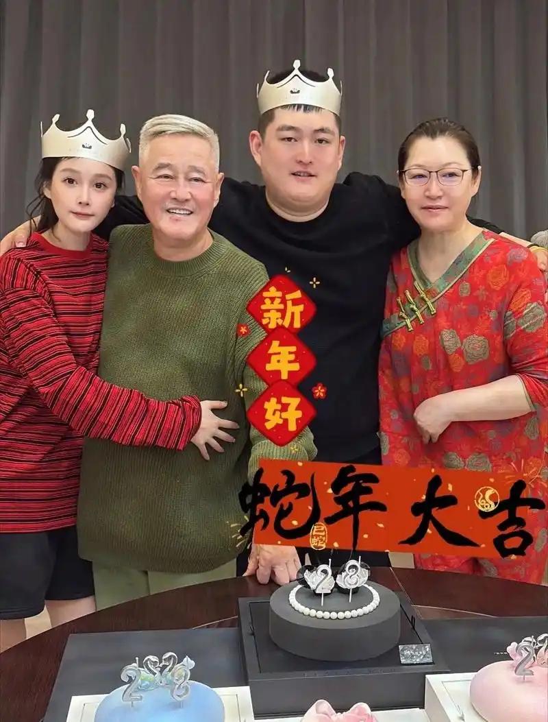 [微风]2020年，赵本山的妻子马丽娟说，她和赵本山结婚二十多年，一直都是各过各