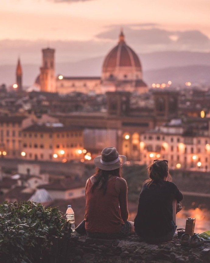 我对这世间唯一的不满，就是这世间总是让更懂事的人承受更多。——《我在人间凑数的日