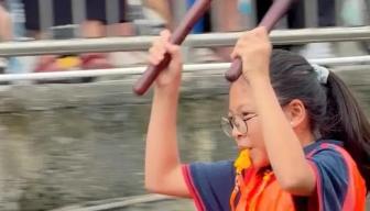 端午未至，广东的河道早已鼓点铿锵、桨声激荡。如今的 “内卷” 战场，早已从书桌蔓