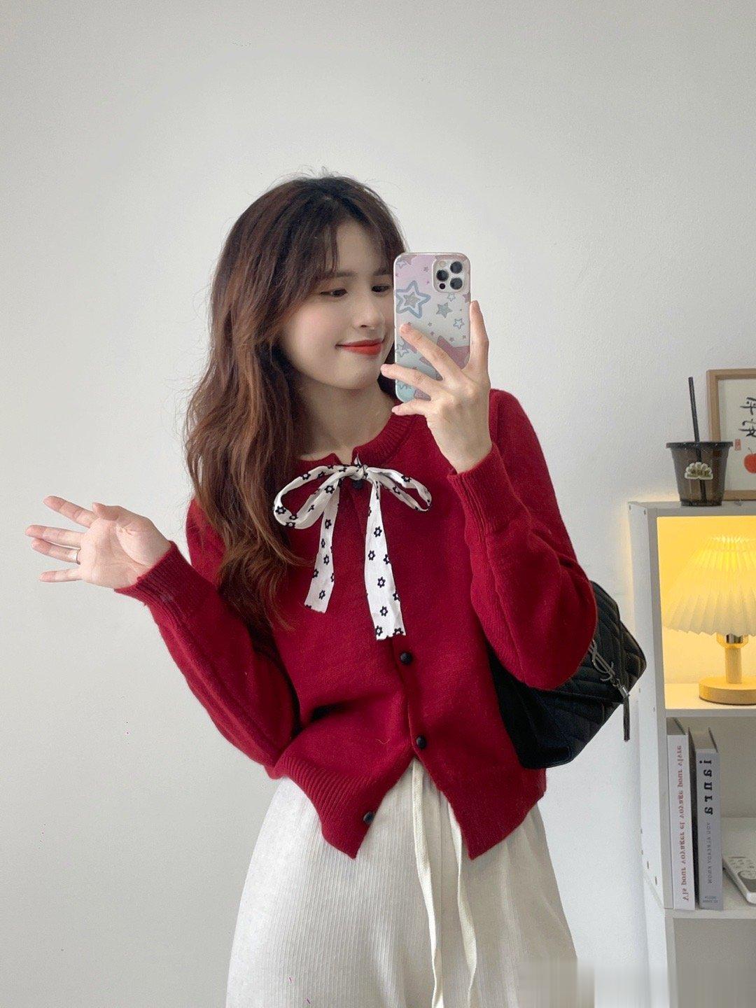 10月31日 20:00  跨店200-30，过节怎么能少的了红色毛衣呢，前面适