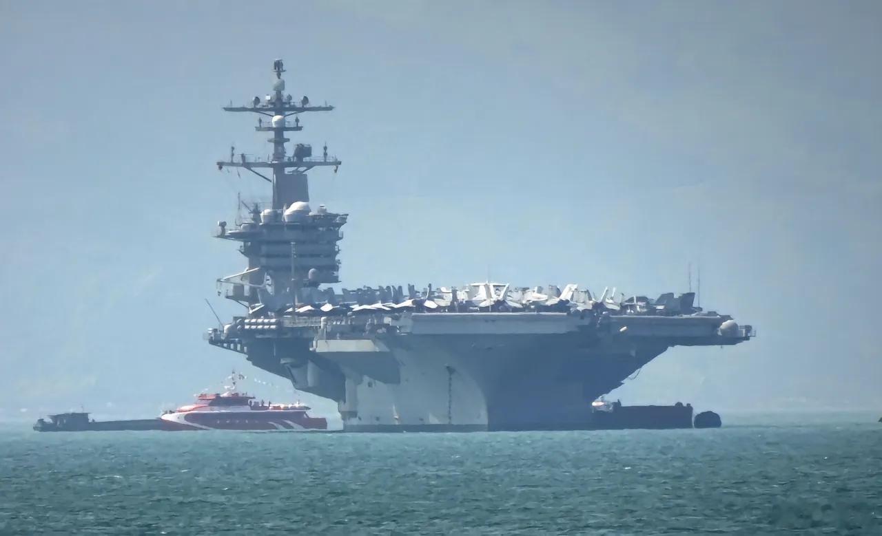 美国航母在南海起降战机。据美国海军学会新闻网12月26日报道，根据五角大楼发布的