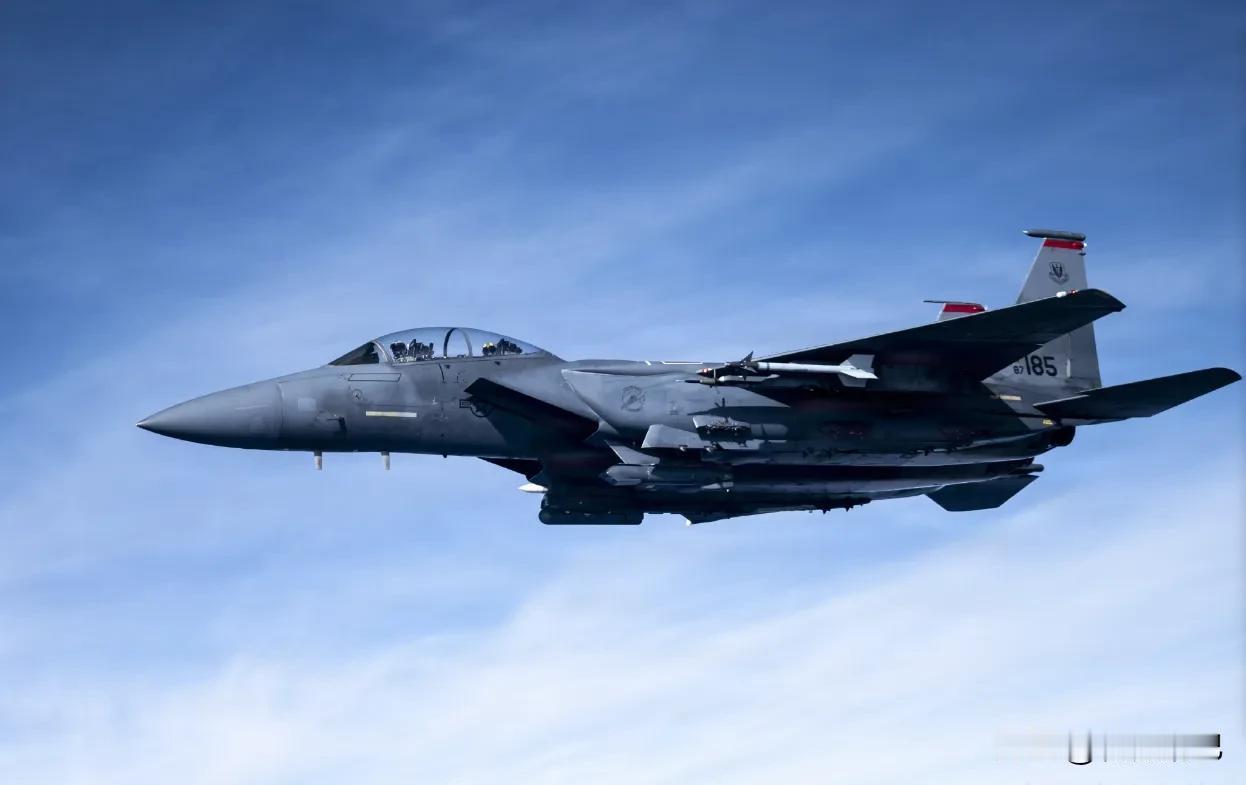 老美纯纯缺德冒烟！几十架能用的F15、F16宁可拆成废铁，半片都不给泽连斯基。这