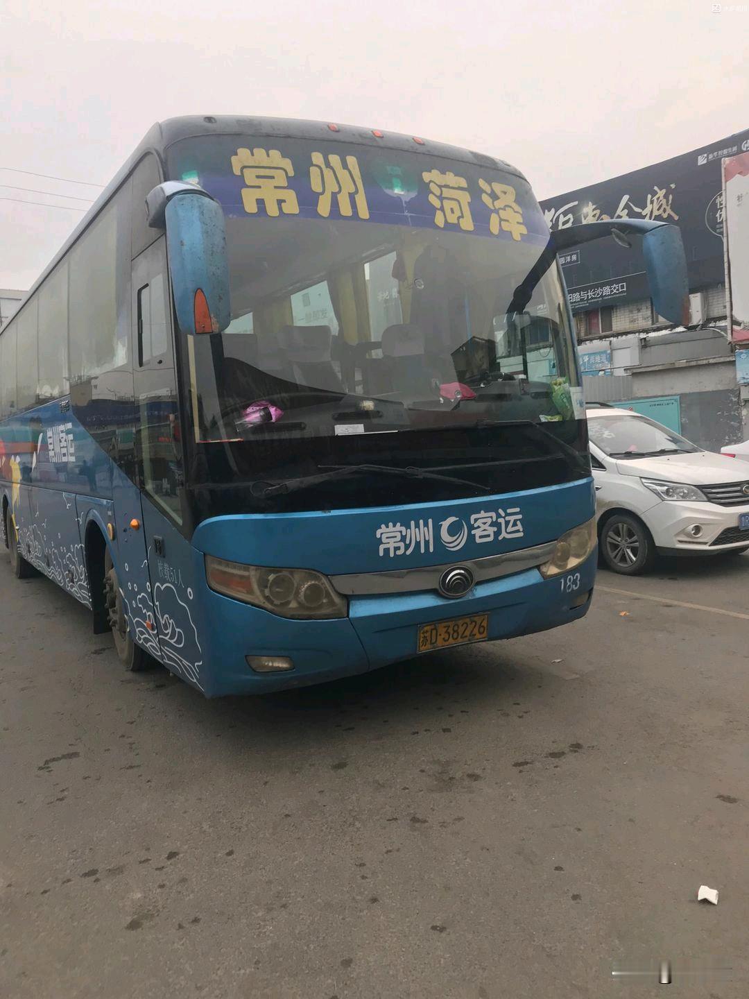 江苏曾经开出的省际长途线路（七），还有多少在跑？
常州—菏泽
建湖—济南
徐州—