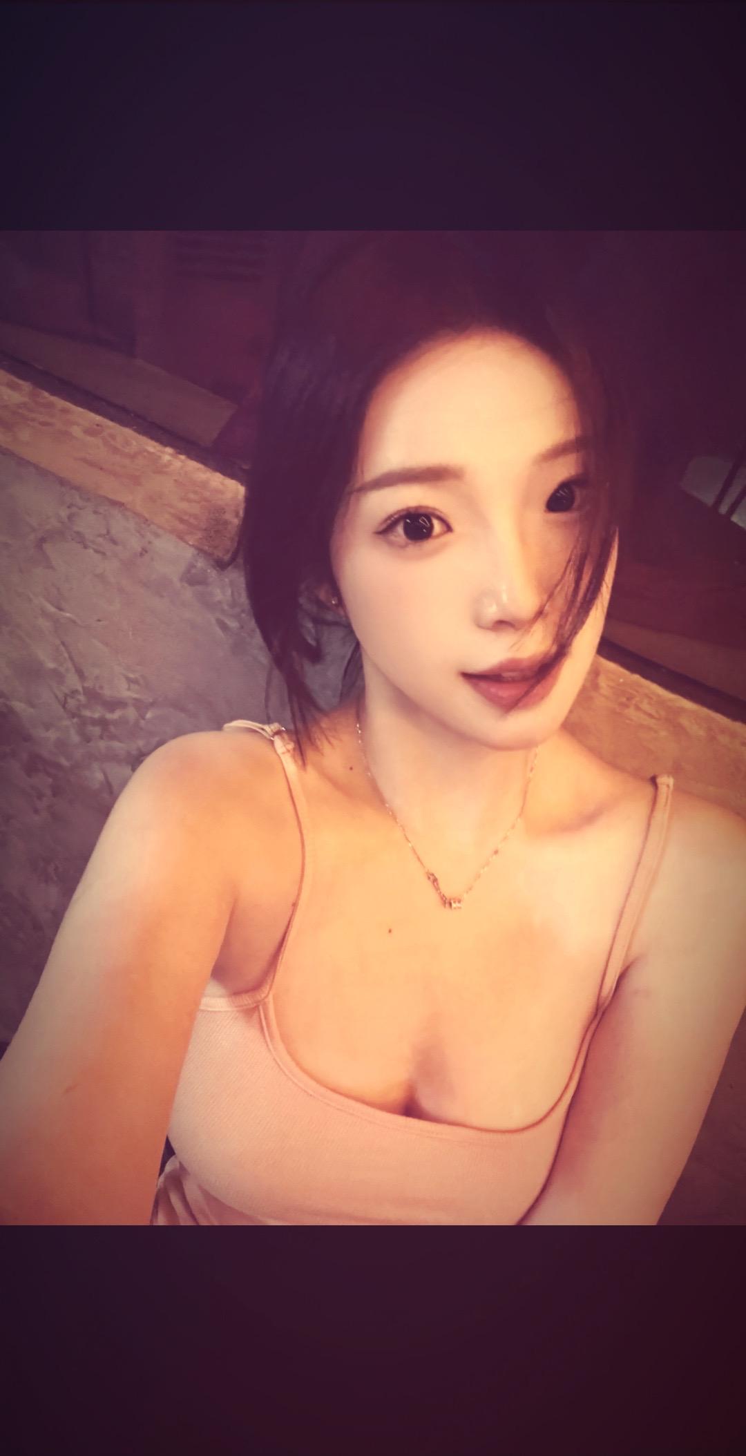 请问你现在那边是几点 有没有我的香水味在身边