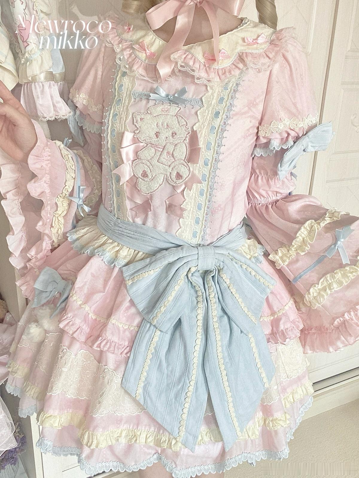 猫芮可[超话]  mikko联名  Like a doll.♡像洋娃娃一样可爱✦