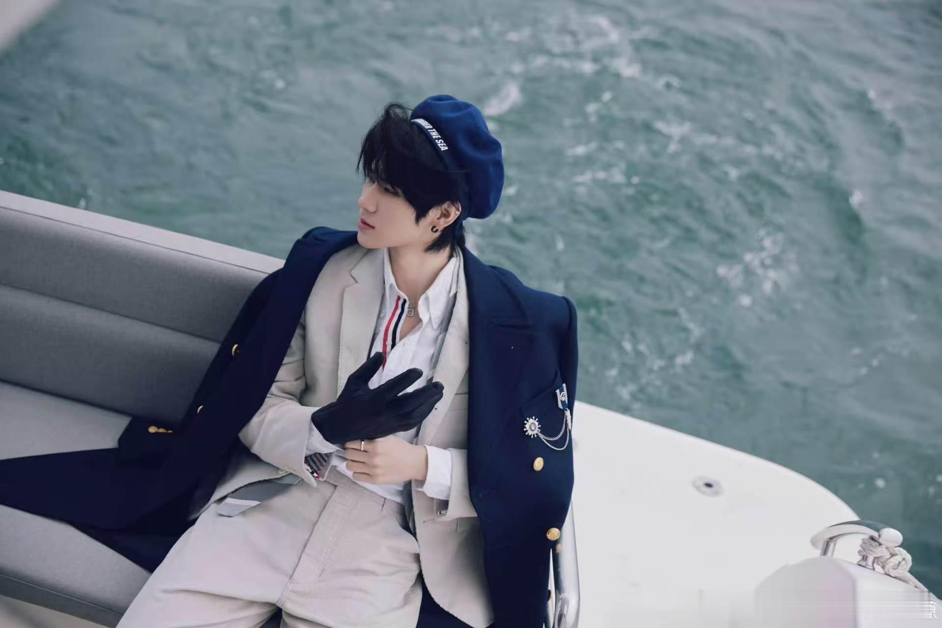 张真源跑男团VS时代少年团张真源跑男团时团两边都容不下 张真源夹在跑男团和时团中