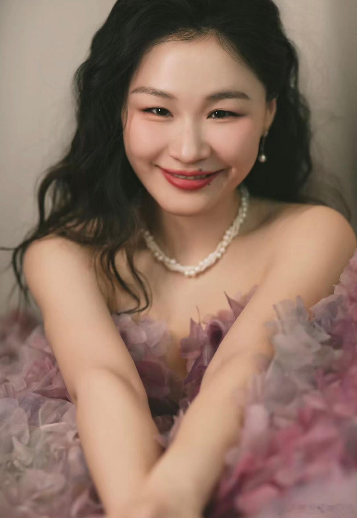 金靖产后复出被男艺人朋友质疑 我只知道金靖产后的每一次出现，都是惊艳的程度，而且