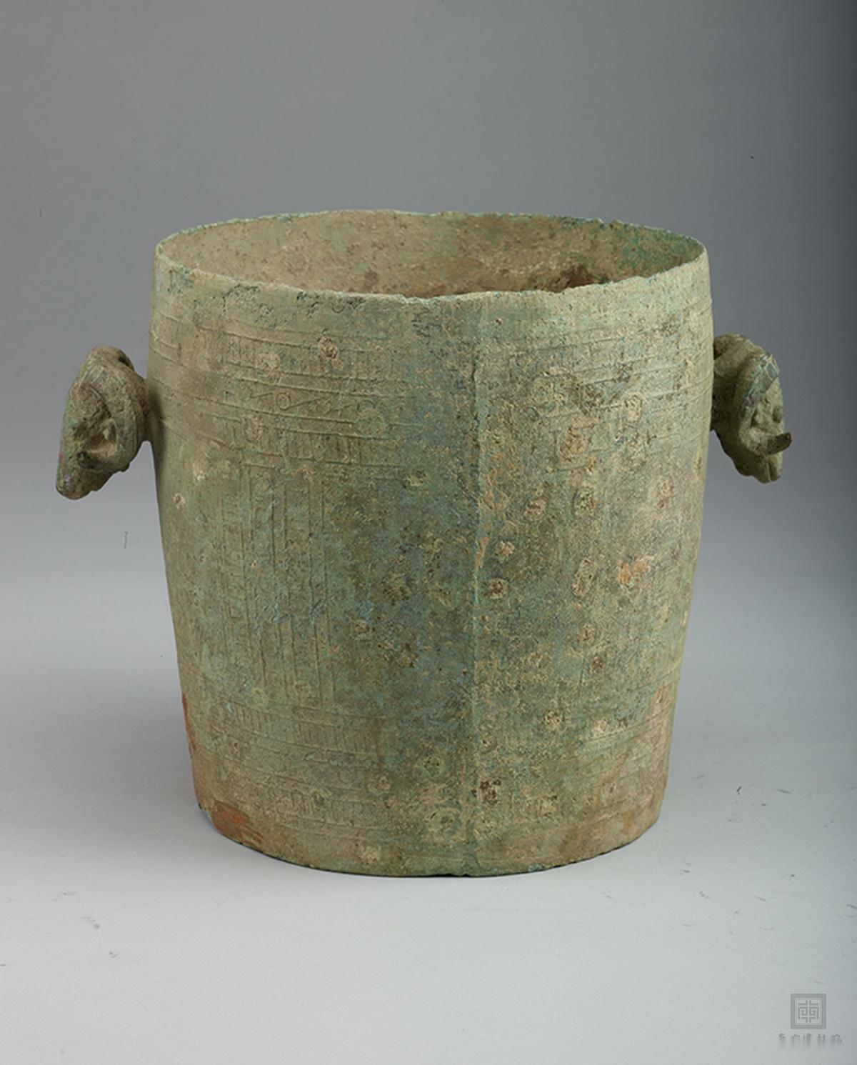 每天一件青铜器 南京博物院收藏的这件商代双羊“尊”,官网并未提供具体出土信息,网