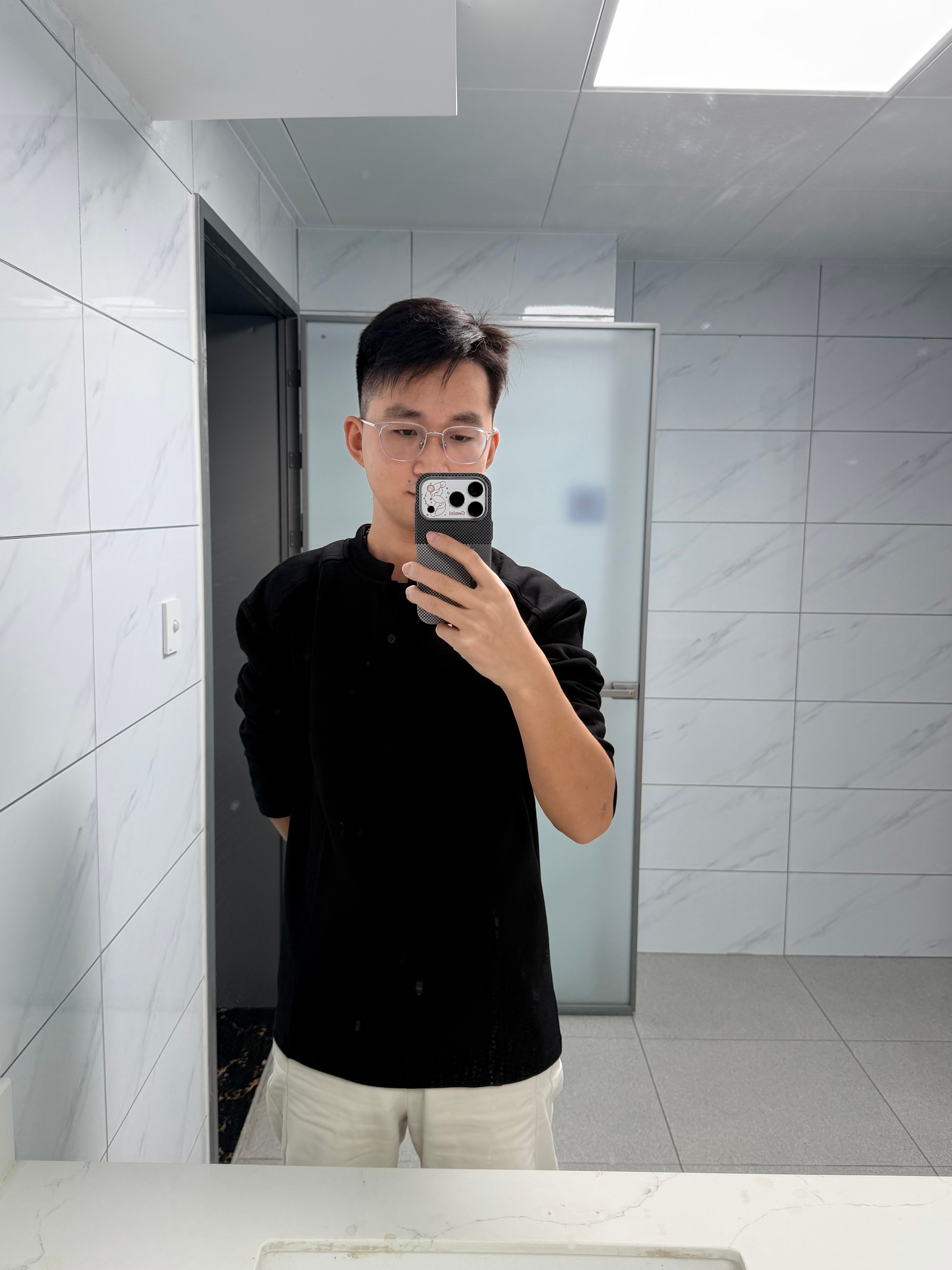 突然发现大家的穿商到了极致 我的穿商是不是还差点事儿，今儿没喷发胶[泪] ​​​