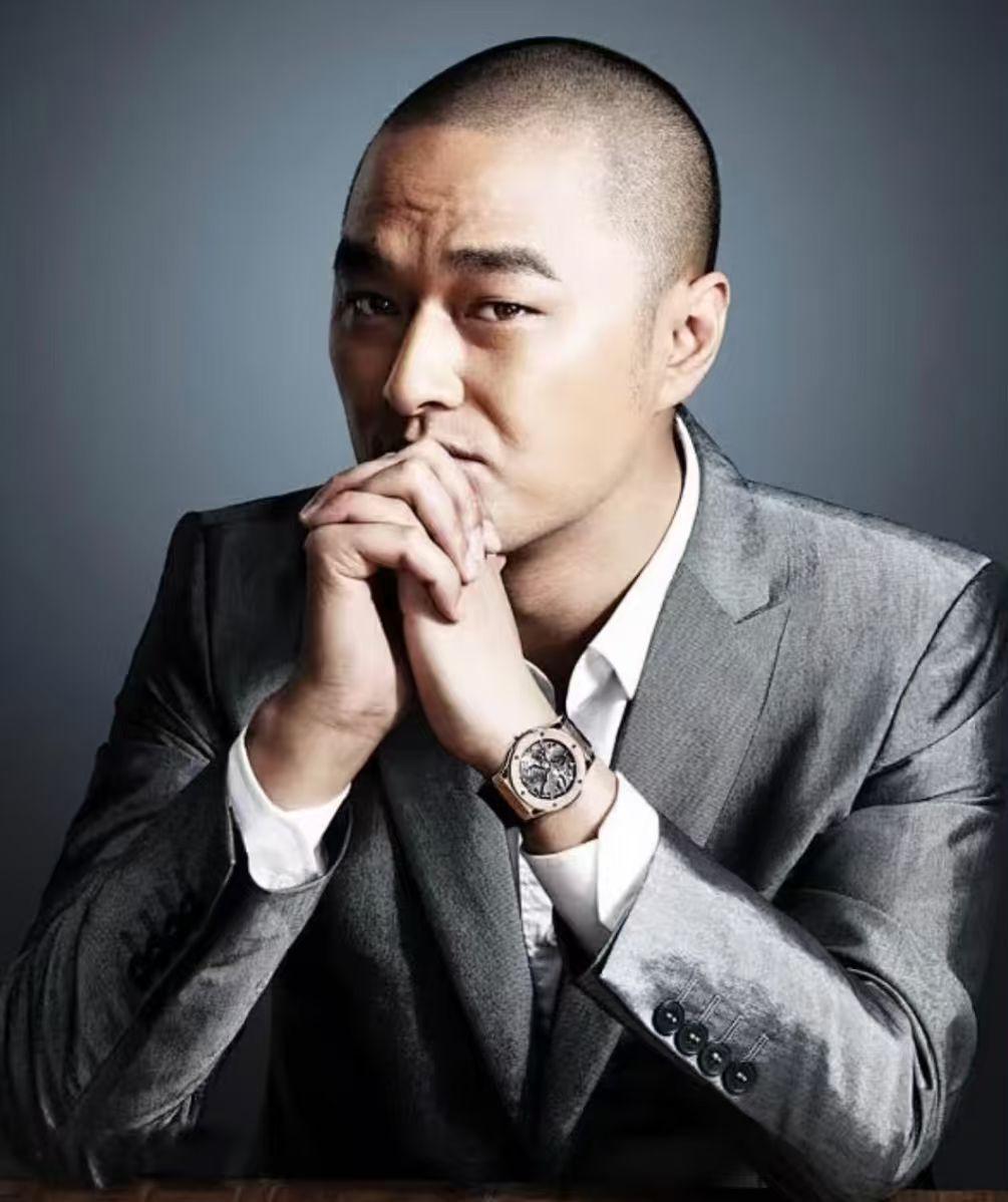 当今的大环境下，
尽量少接触，
一些没必要的人。

因为现在很多人跟以前，
不是